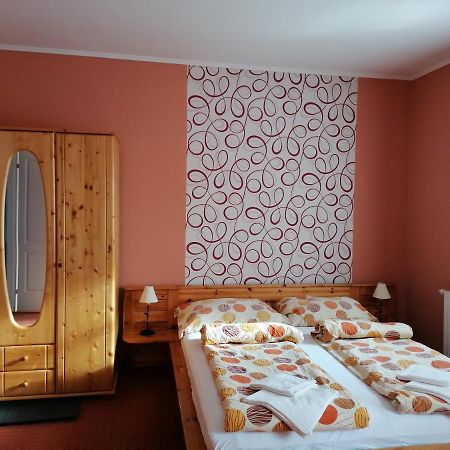 Bed and Breakfast Medgyaszay Panzio Надьканижа Экстерьер фото
