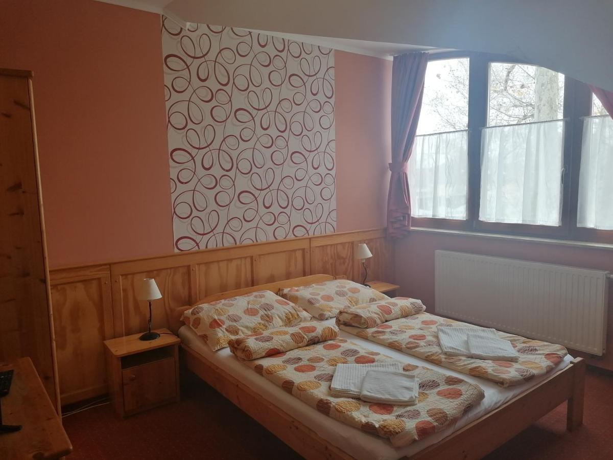 Bed and Breakfast Medgyaszay Panzio Надьканижа Экстерьер фото